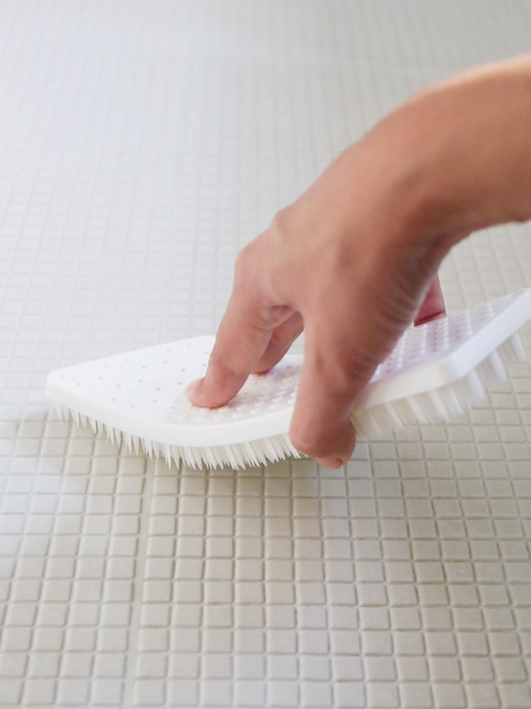ティディのプラタワフォーバス用浴室ブラシ