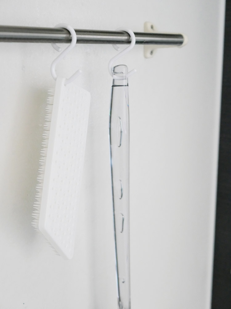 ティディのプラタワフォーバス、プラスチック製の浴室用ブラシ