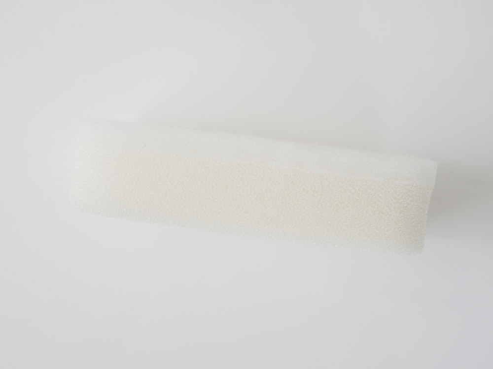 白いプラスチック製のお風呂スポンジ