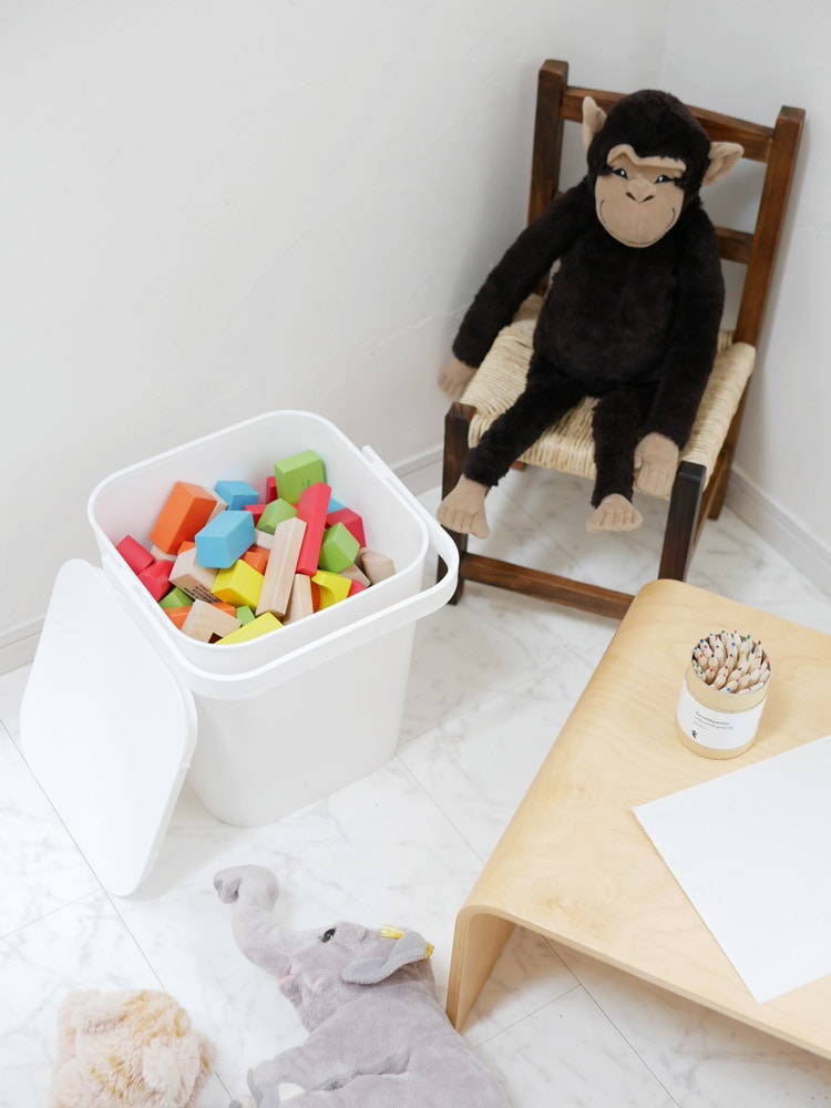 タワー製の蓋付きプラスチックバケツ、12リットル容量