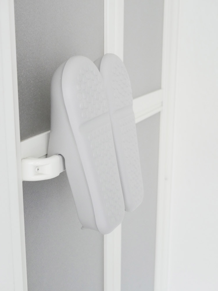 マーナ白プラスチックスリッパとハンドル