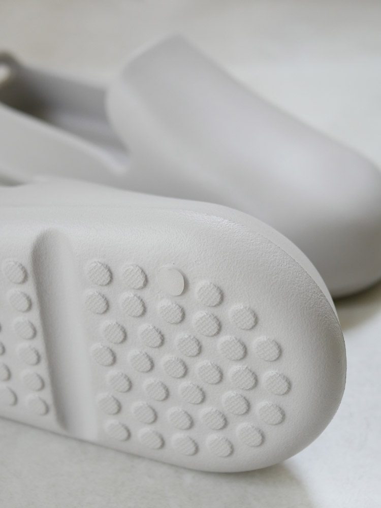 マーナブランドのお風呂用白スリッパ