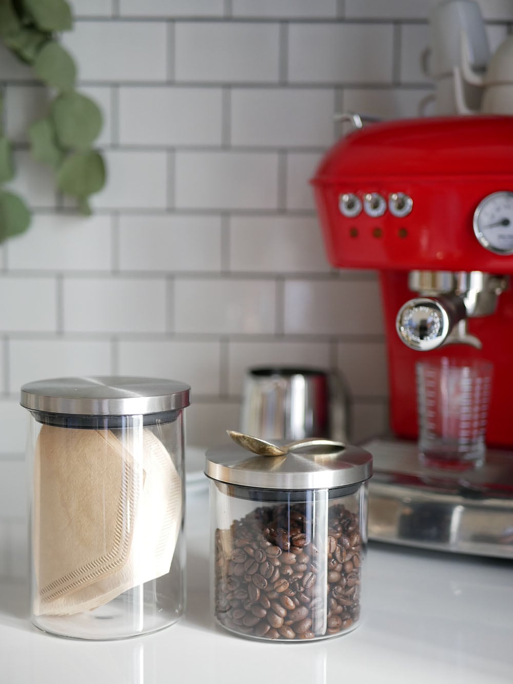 SALUSスカンディックキャニスターの耐熱ガラス製食品保存容器セット。ステンレス製蓋付きの異なるサイズのシリンダー型キッチン用品。