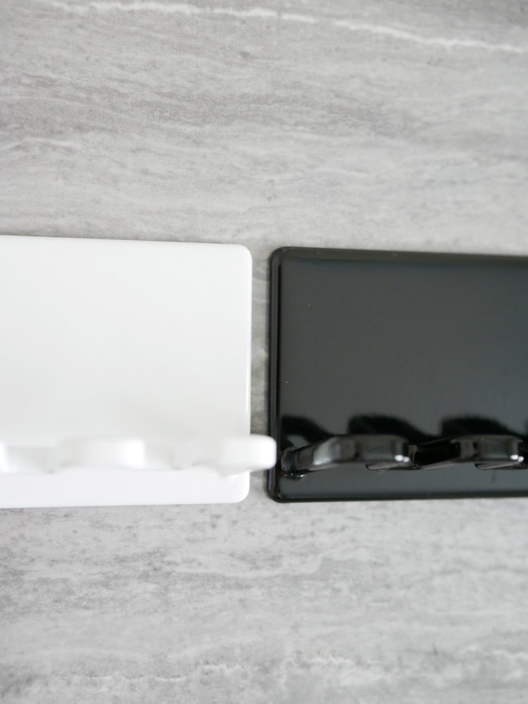 銀色のスチール製マグネットバスルームホルダー