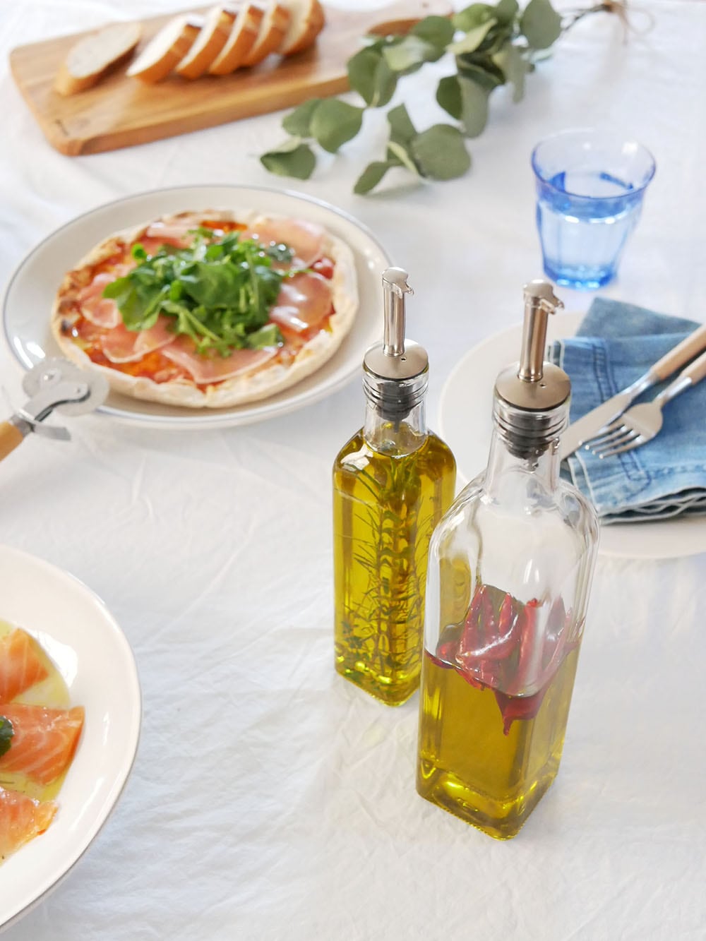 SALUSブランドのガラス製カプリ オイル＆ビネガージャー、ステンレスキャップ付き各サイズ150mlから500ml