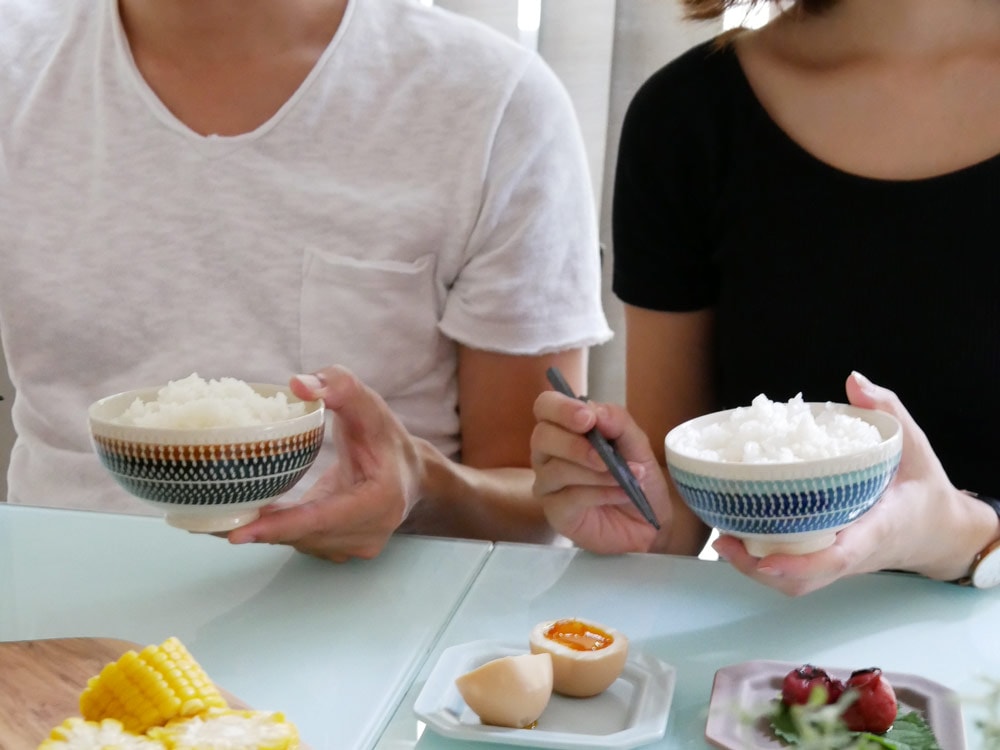 栞ブランドの土製ライスボウル、直径約110mm・高さ約53mm、日本製