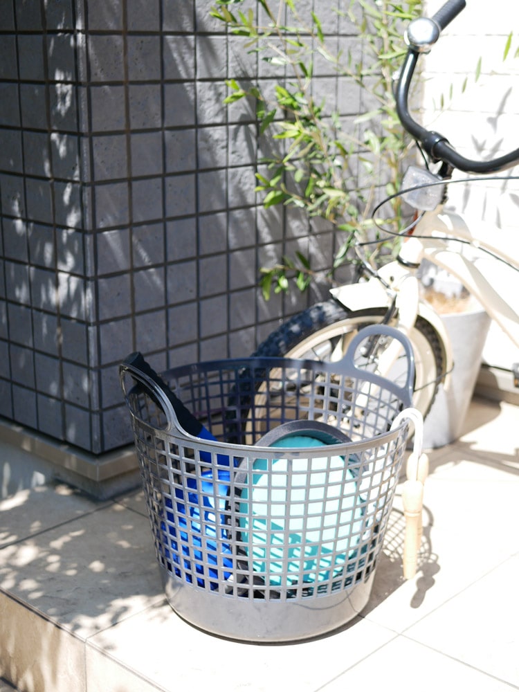 自転車に装着されたライクイットのラウンドバスケット