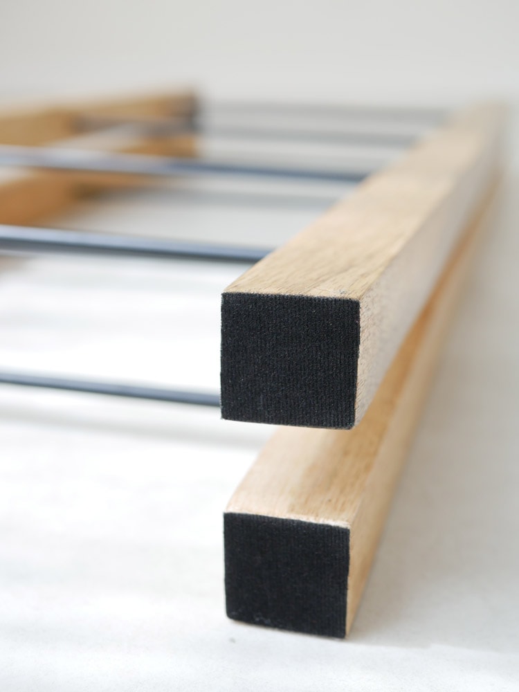 アイアンとマンゴーウッドのラダーハンガー