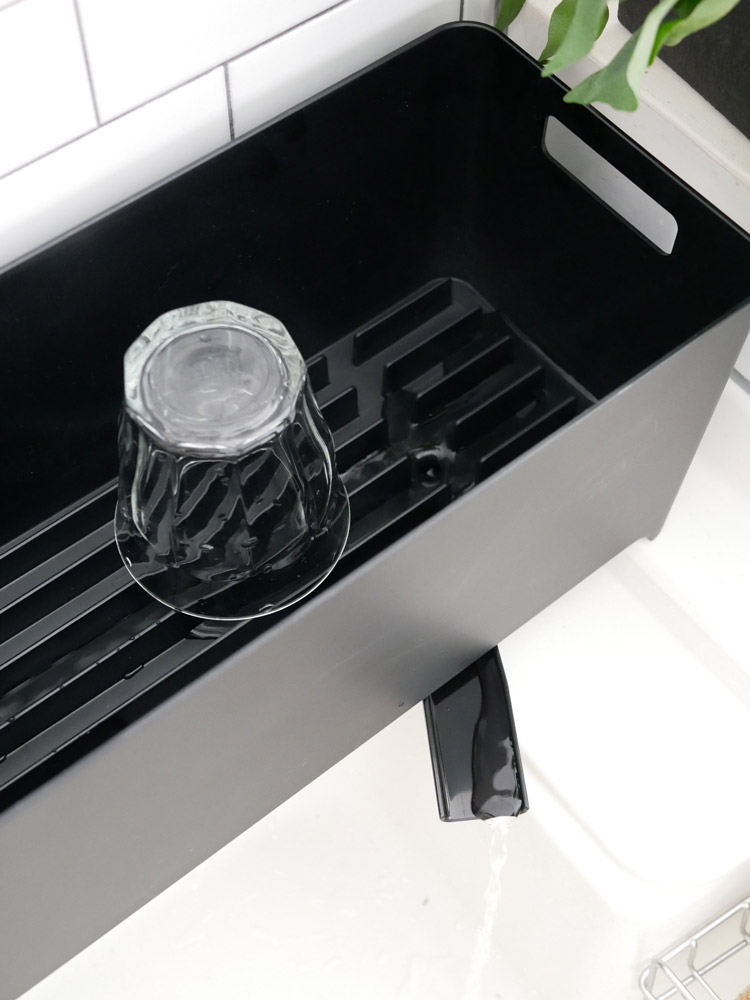 towerスリム水切りバスケットのプラスチック製写真