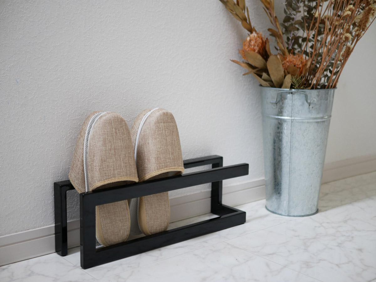 Line スリッパラック ブラック 公式 インテリア雑貨の総合通販 ひなたライフ アプリnew Openキャンペーン実施中