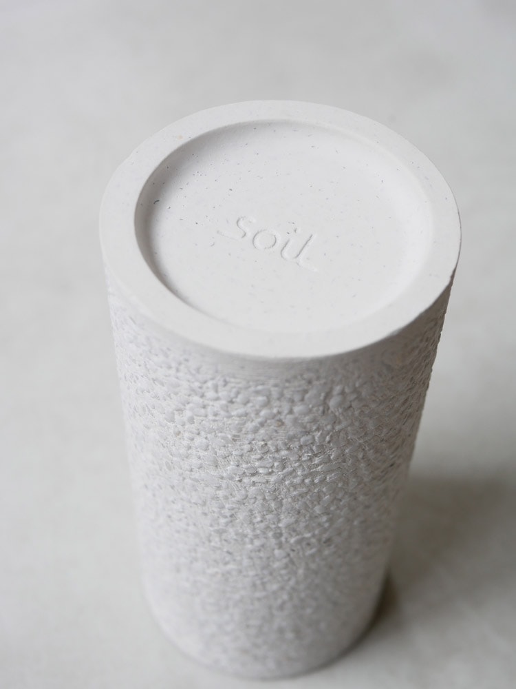 soilブランドの珪藻土製トゥースブラッシュスタンド