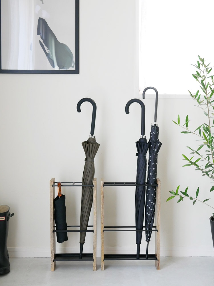 ポッシュリビングのアイアンとマンゴーウッド製アンブレラスタンド