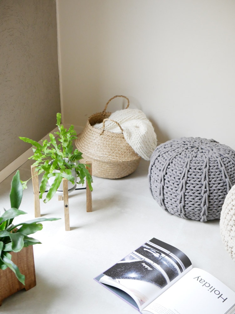 アイアンとマンゴーウッド製の折りたたみポットスタンド