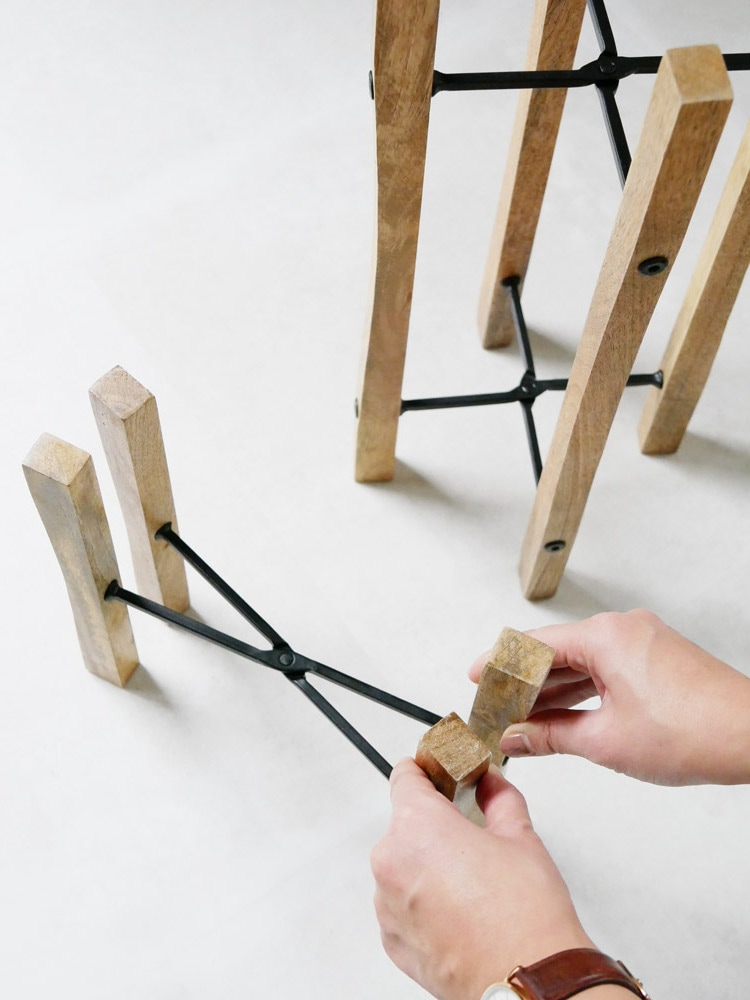 ポッシュリビングのマンゴーウッド折りたたみポットスタンド