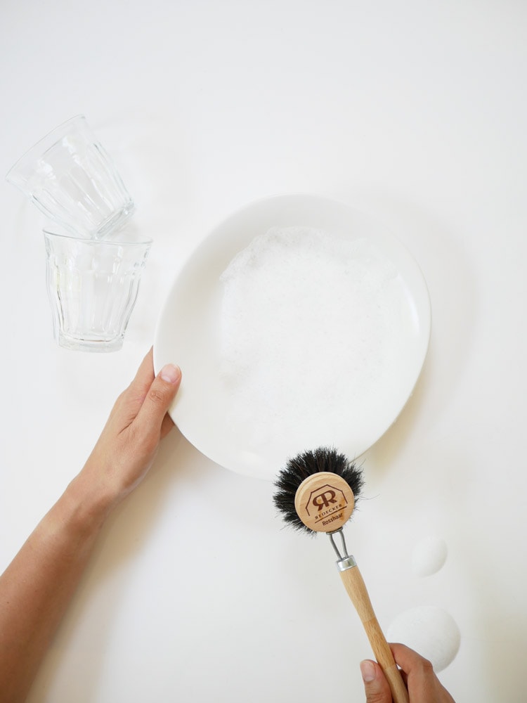 REDECKERの木製ウォッシングブラシ、キッチン用