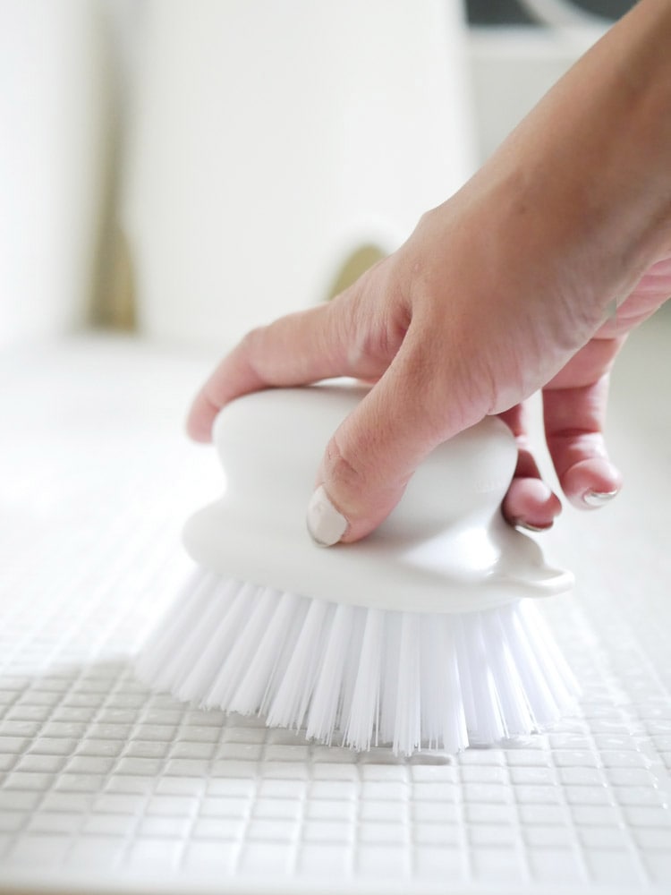 マーナのプラスチック製お風呂用ブラシ