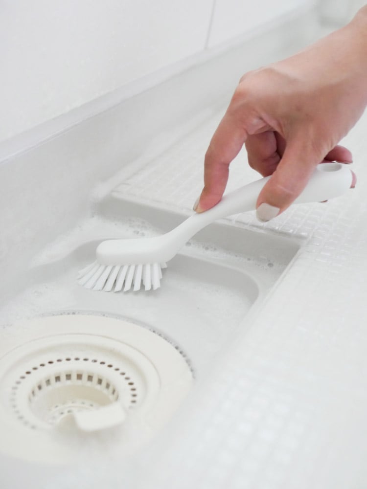 マーナのポリプロピレン製お風呂ブラシ、サイズ122×89×74mm