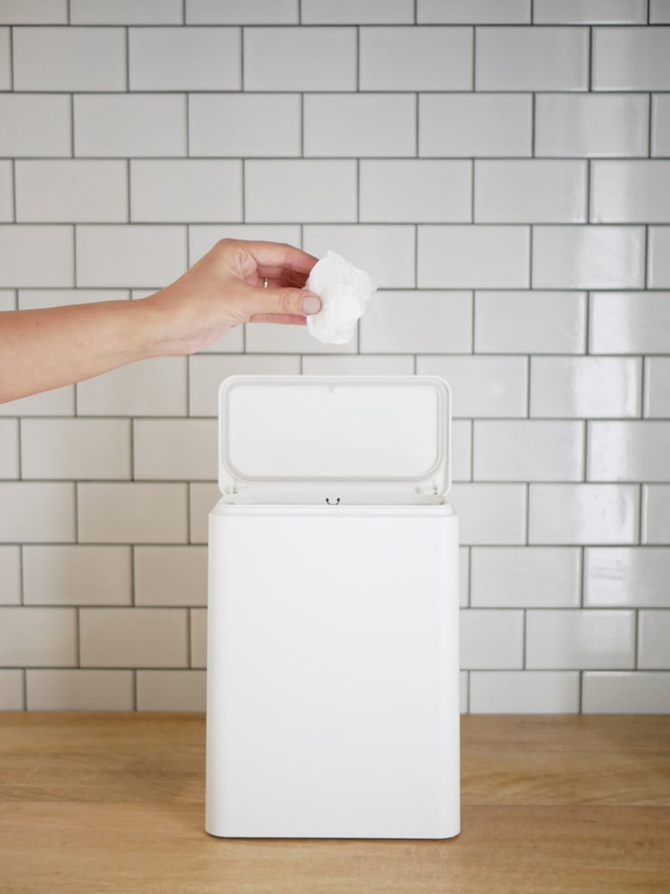 【TUBELOR】ミディアムフラップ密封容器型衛生ゴミ箱