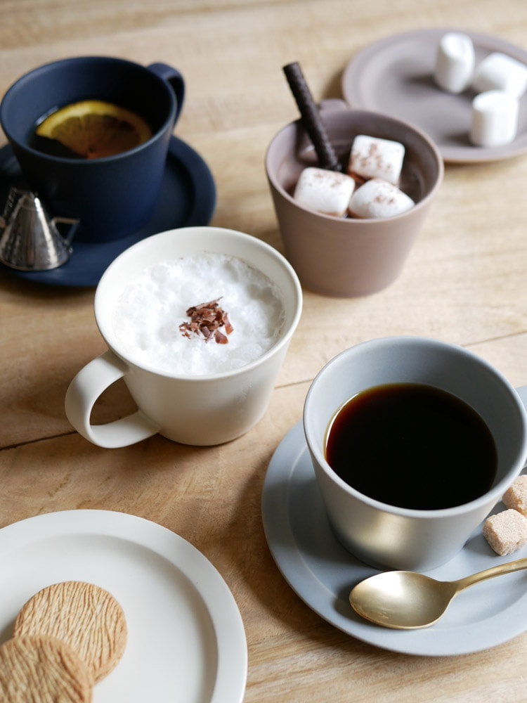 【SAKUZAN】Saraシリーズの磁器製コーヒーカップとソーサーのギフトセット