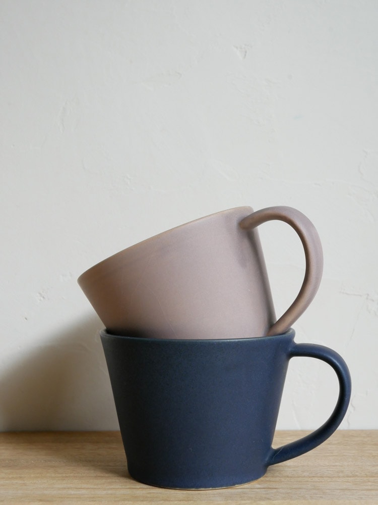 【SAKUZAN】Saraシリーズの磁器製コーヒーカップとソーサーのギフトセット、クリーム色とグレー色が含まれています