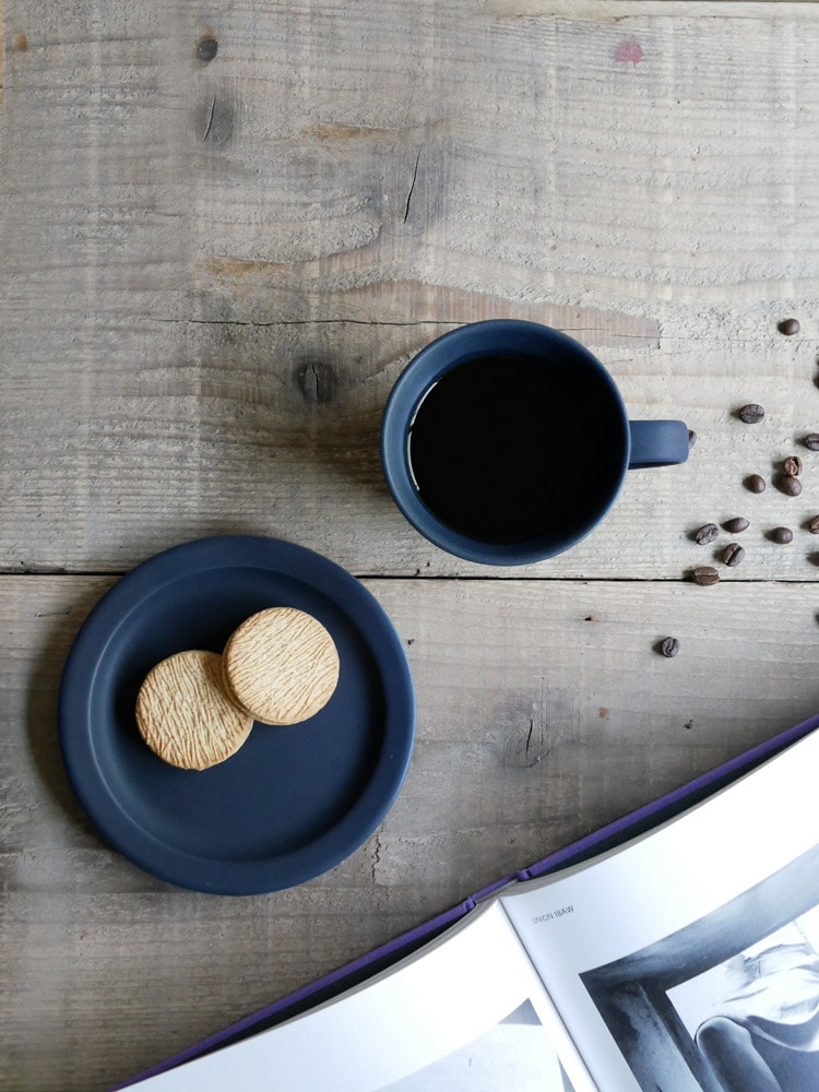 ＳＡＫＵＺＡＮの磁器製サラシリーズコーヒーカップとソーサーのセット