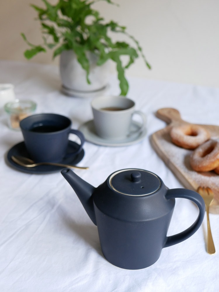 SAKUZAN製Saraポット、蓋付きの磁器製石器ティーポット 約460ml