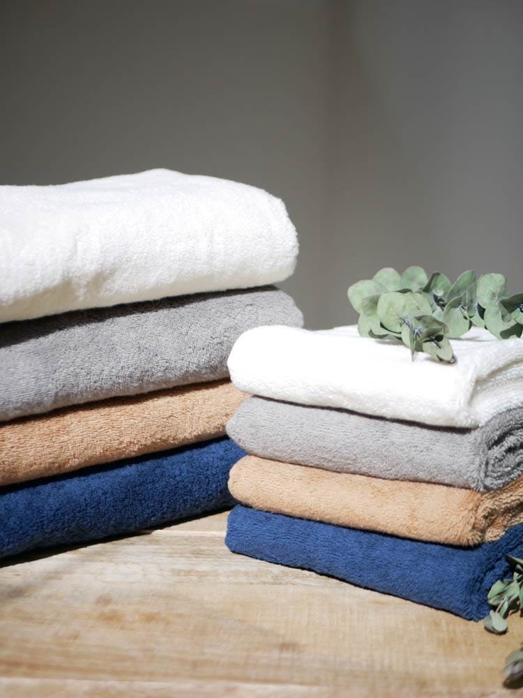 REST FOLKの100％綿プラシッドフェイスタオルとバスタオル