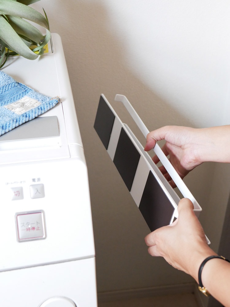 tower（ヤマザキ）製の洗濯機横用マグネット2段タオルハンガー、スチール素材で幅40cm