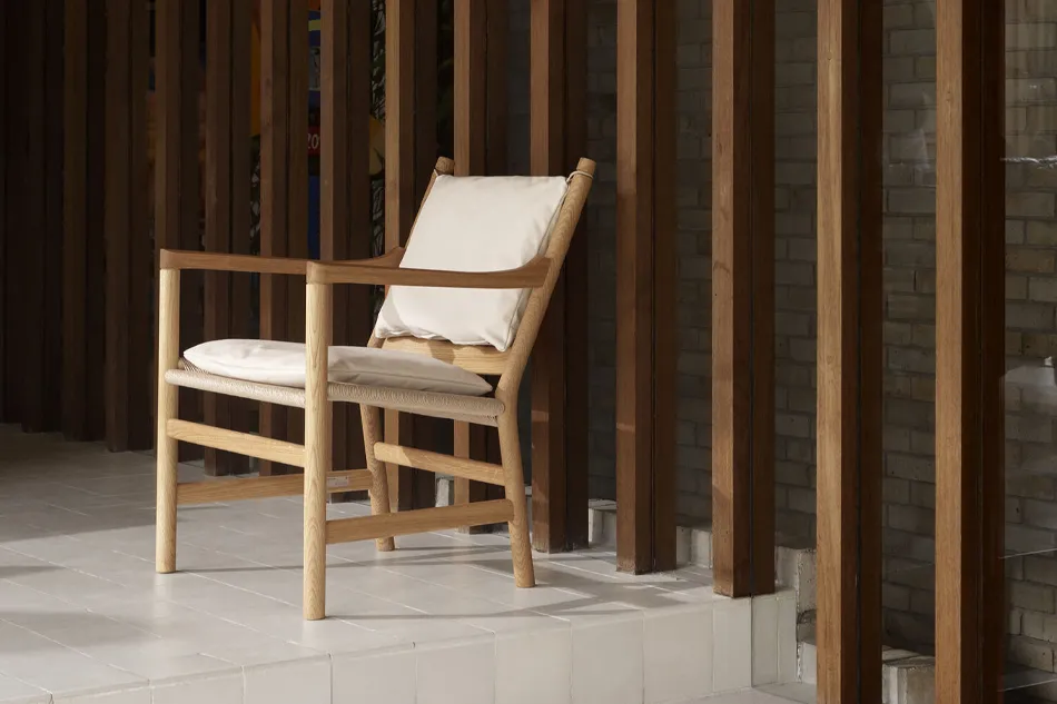 CH44 LOUNGE CHAIR（ラウンジチェア） /Carl Hansen & Son（カールハンセン＆サン）/Hans J. Wegner（ハンス  J.ウェグナー）