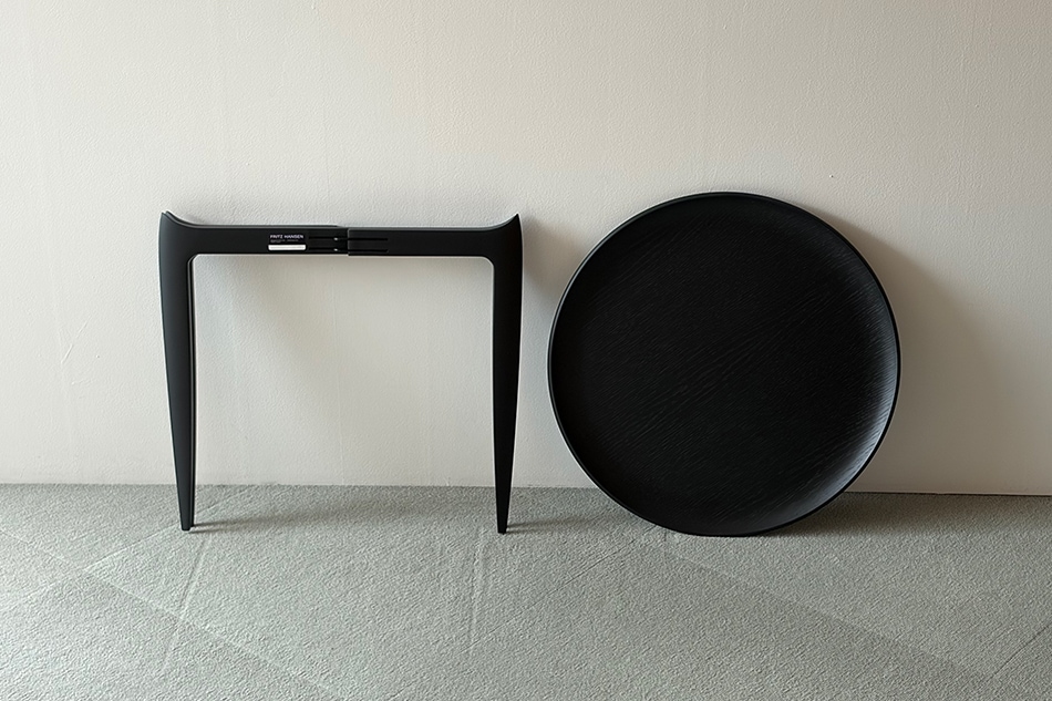 Tray Table（トレイテーブル）/ FRITZ HANSEN（フリッツ・ハンセン