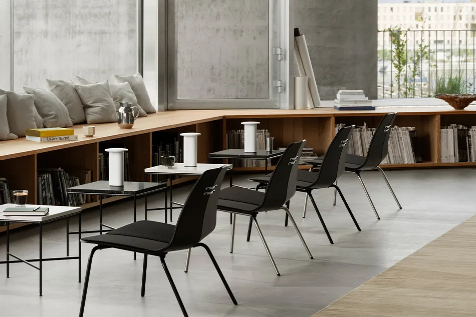 PK23 Front Upholstered / FRITZ HANSEN（フリッツハンセン） / Poul