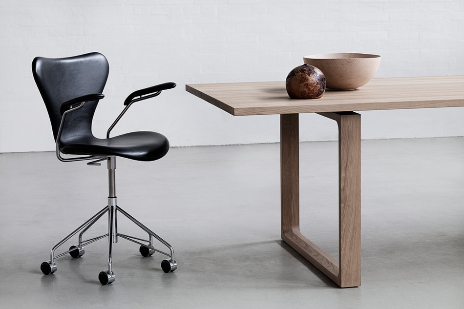 【キャンペーン特別価格】Seven Chair Full Upholstered 3217-［正規品］デザイナーズ家具・北欧家具通販H.L.D.