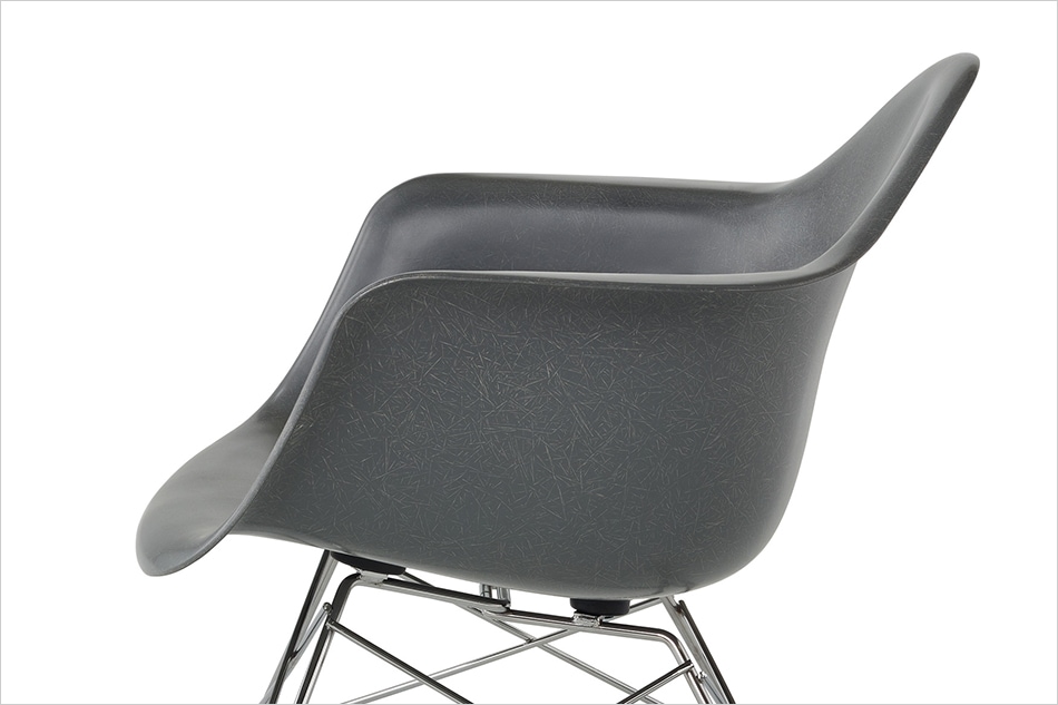 Eames Fiberglass Armchair Low Wirebase-［正規品］デザイナーズ家具・北欧家具通販H.L.D.