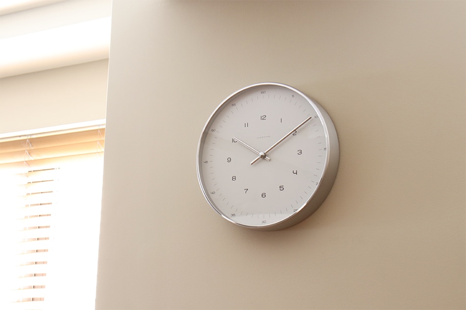 MoMA 壁掛け時計 掛け時計 マックスビル Max Bill ユンハンス クロック JUNGHANS clock 21.5cm 367604800 壁掛け  掛時計 おしゃれ ウォールクロック 北欧 オシャレ 掛け時計、壁掛け時計