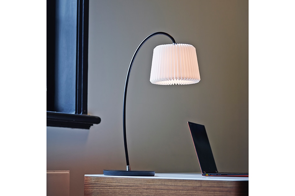 SNOWDROP Table Lamp（スノードロップ テーブルランプ） / LE KLINT