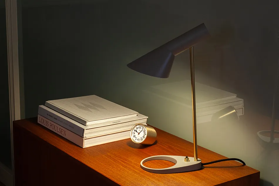 AJ MINI TABLE（AJ ミニテーブル）/Louis Poulsen（ルイス