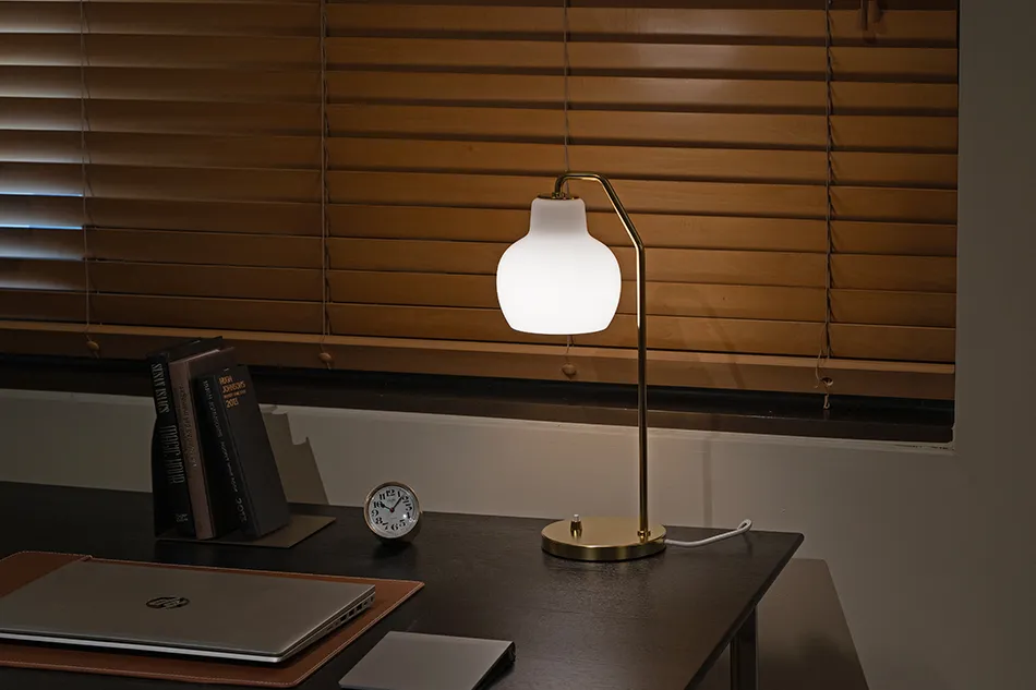 VL Ring Crown Table Lamp��Louis Poulsen�ʥ֥����� ��󥰥��饦�� �ե������ס��륤���ݡ��륻���