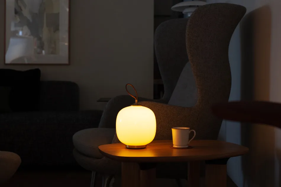 VL45 Radiohus Portable（ラジオハウス ポータブル ランプ）/Louis