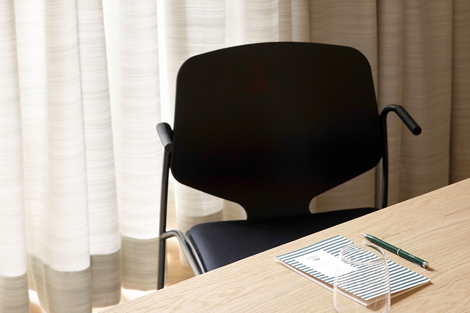 Nova Sea Chair-［正規品］デザイナーズ家具・北欧家具通販H.L.D.