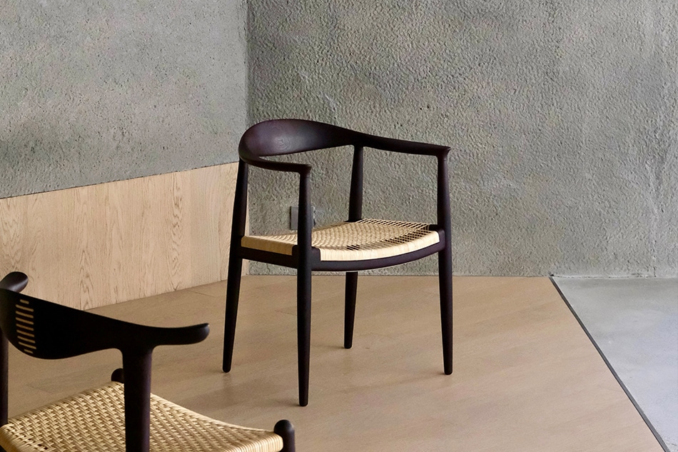 原木椅子 Handcrafting Zen Chairs in Japan | Wood-Mizer - YouTube