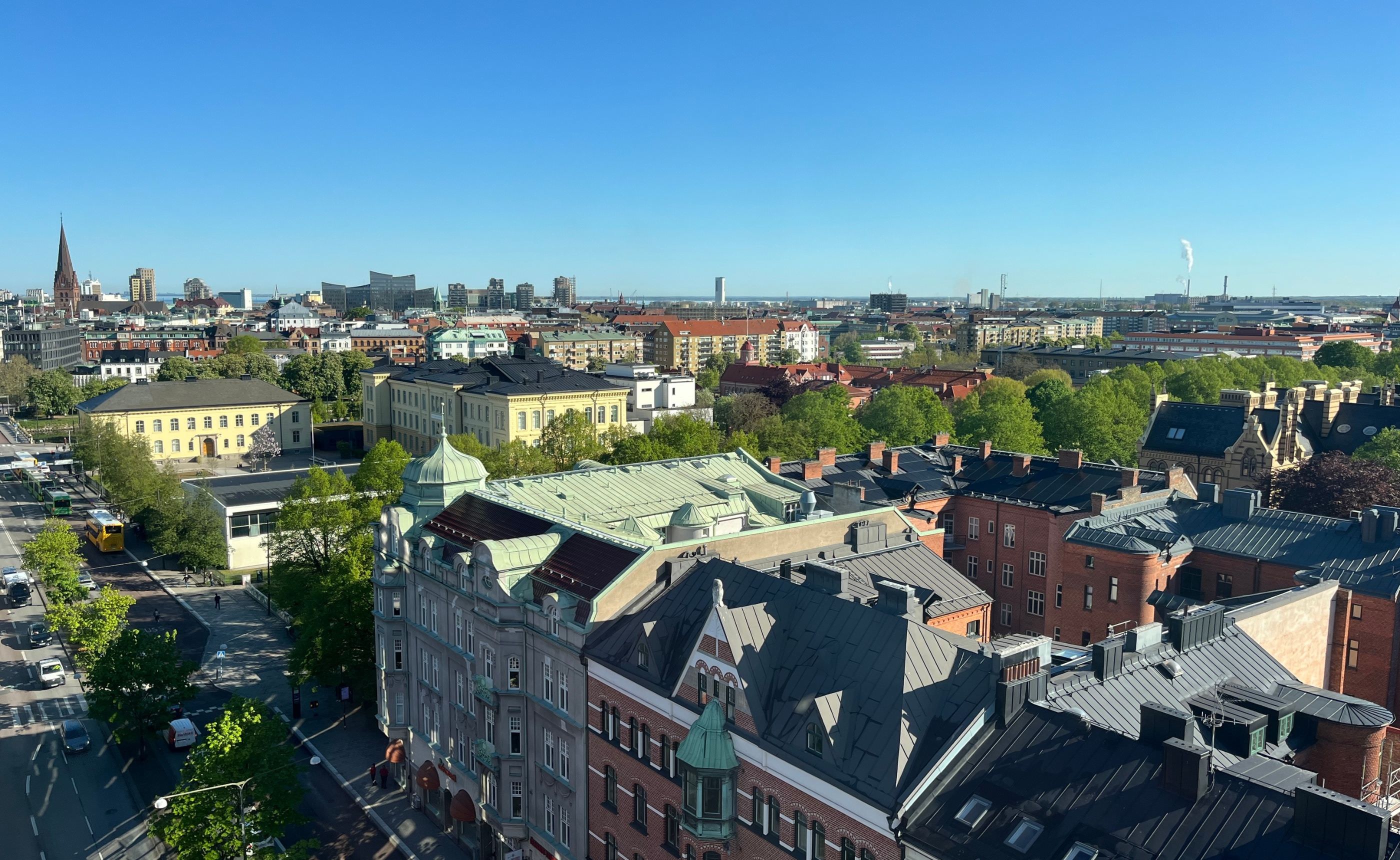 ����Ū�ʥӥ뤬�¤֥��������ǥ���Ի������̲��ο�