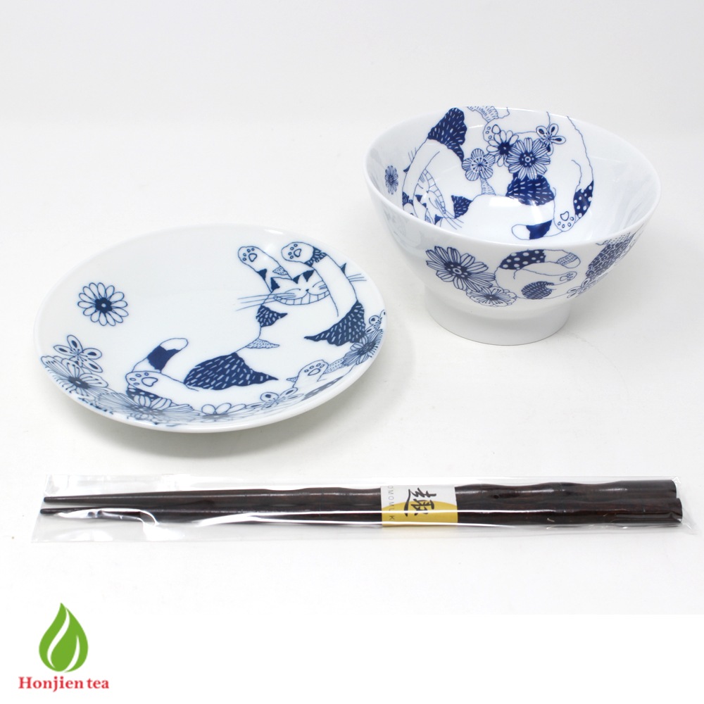 雑貨 洋食器 ロンロンとミュウ 飯碗小皿セット 和食器 器 うつわ 食器 食器セット 白磁 ご飯茶碗 茶碗小皿 お箸 箸 かわいい 可愛い 猫 ネコ 日本製 ギフト お祝い 結婚祝 新生活 X Z 和洋雑貨 食器 食器セット 抹茶 茶道具販売の老舗お茶の ほんぢ園