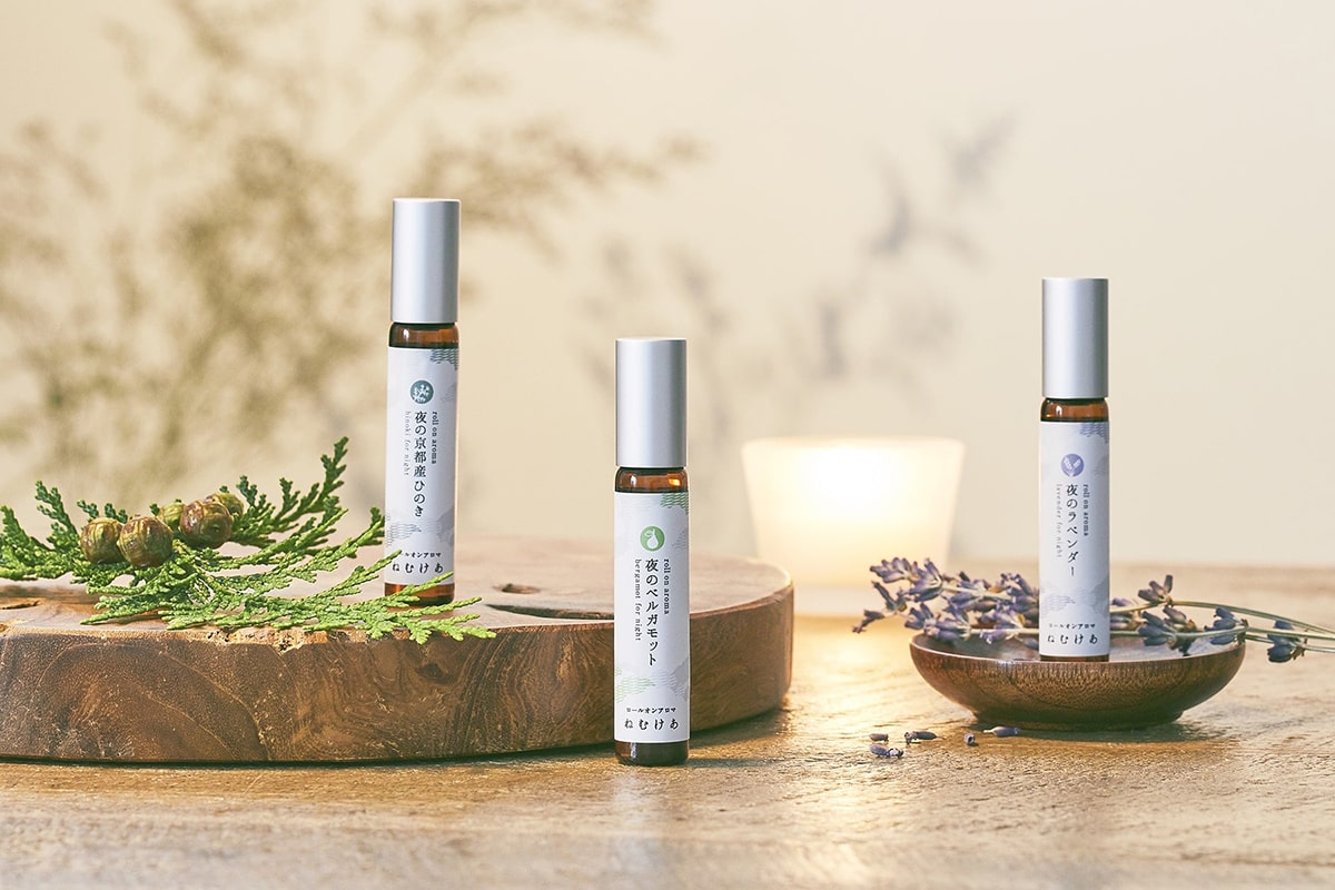 ロールオンアロマ 夜のねむけあ