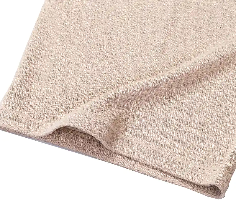 帝人あったか腹巻のきめ細かな生地の質感を見せるクローズアップ。