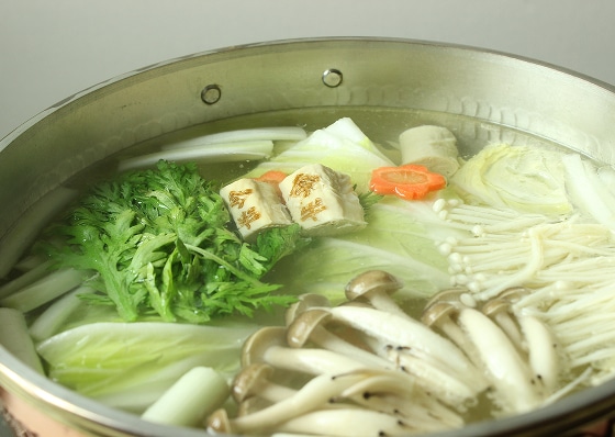 野菜を入れて煮てお召し上がりください