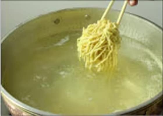 〆は中華麺やきしめんなどお好みの麺類でお楽しみください