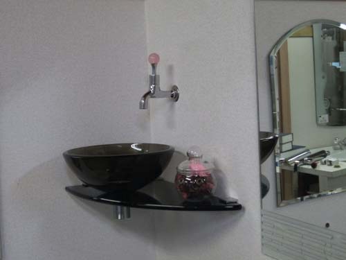 小さいガラス洗面化粧台（小さな洗面台・壁付コンパクトタイプ・トイレ 