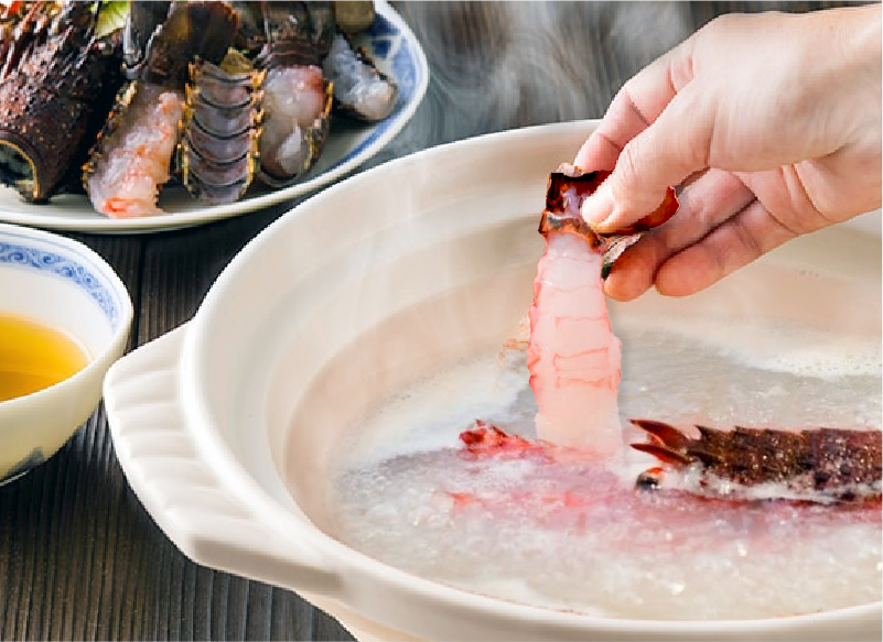 新鮮だから美味しく召し上がれます！伊勢海老のしゃぶしゃぶ！！