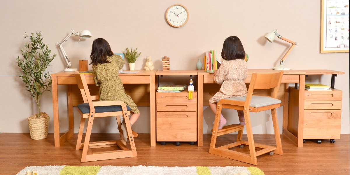 学習デスクのある子ども部屋