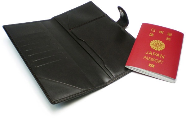 ”栃木オイルレザー”パスポートケース
